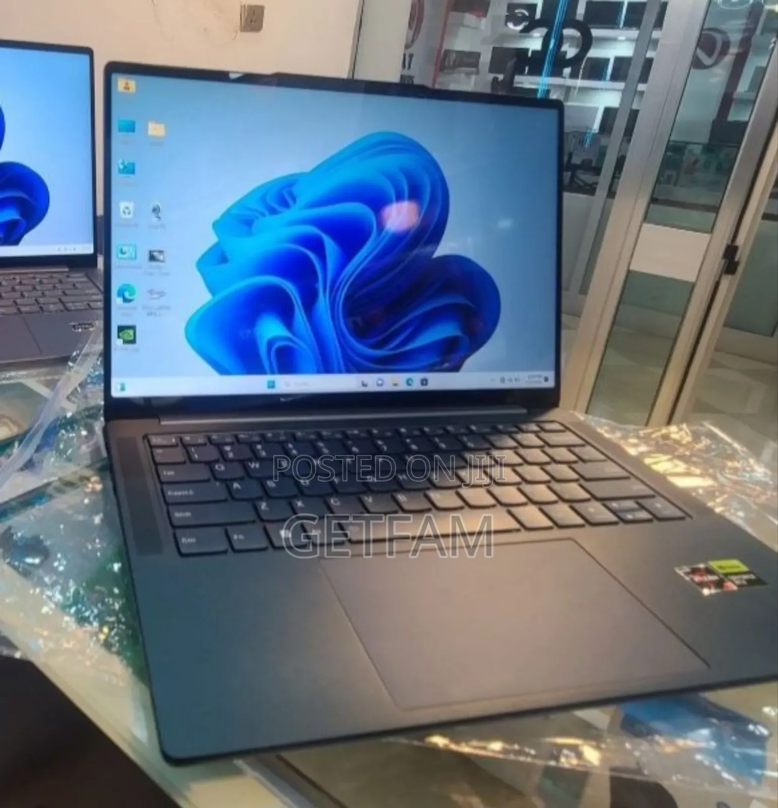 New Laptop Lenovo ThinkPad Yoga 16GB AMD Ryzen 7 SSD 512GB