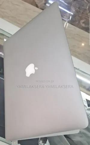 New Laptop Apple MacBook Pro 2015 16GB Intel Core i7 SSD 256GB