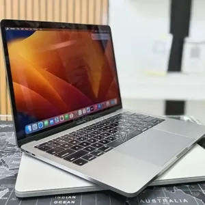 New Laptop Apple MacBook Pro 2017 16GB Intel Core i7 SSD 256GB