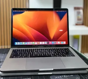 New Laptop Apple MacBook Pro 2017 16GB Intel Core i7 SSD 256GB