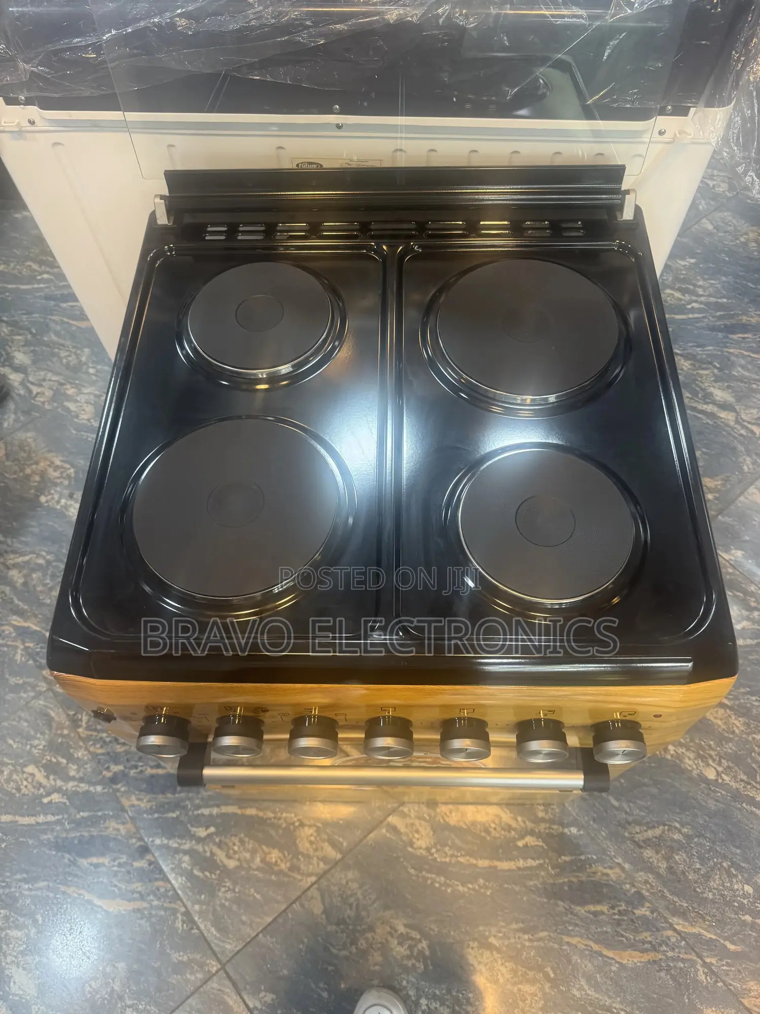 Delta Electric Oven | 4 Burner | Grill, Fan Timer | Wood Design