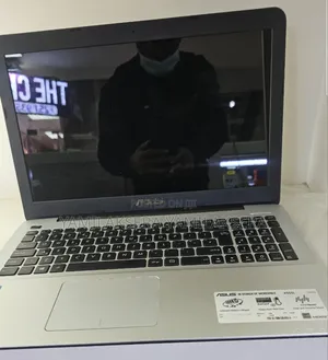 New Laptop Asus 8GB Intel Core i7 HDD 750GB