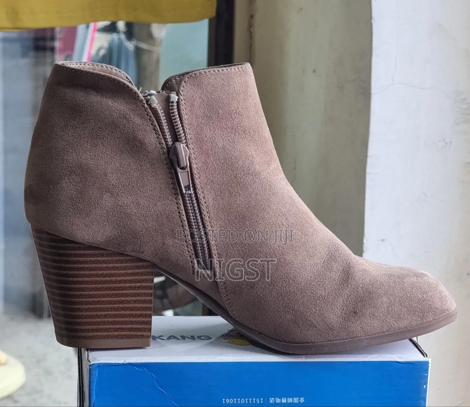 Women's Shoe