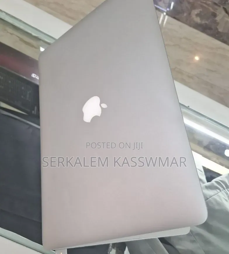 New Laptop Apple MacBook Pro 2015 16GB Intel Core i7 SSD 256GB