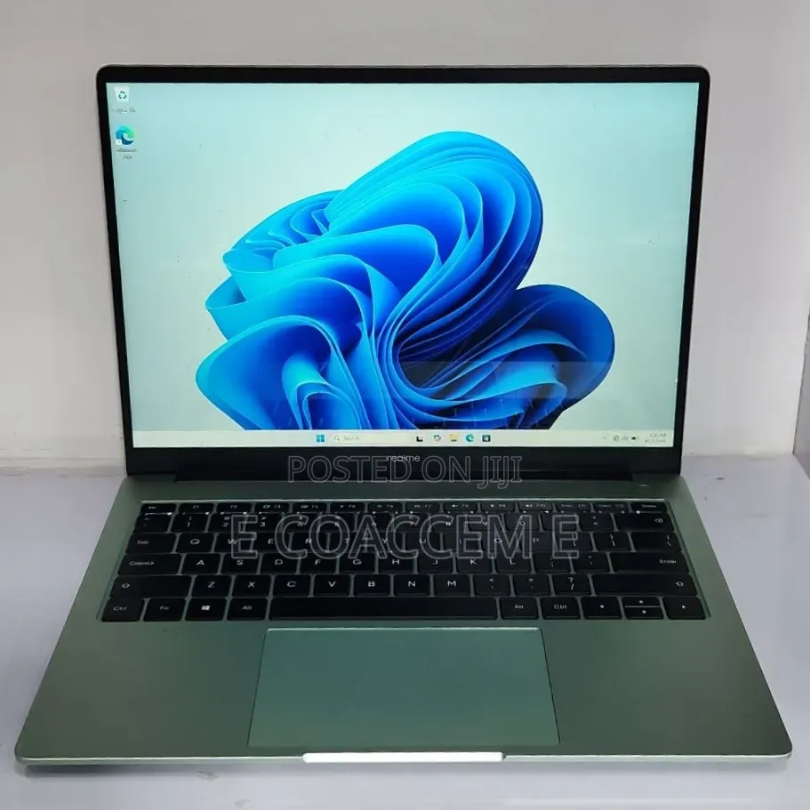 New Laptop Apple MacBook 8GB Intel Core i5 SSD 512GB