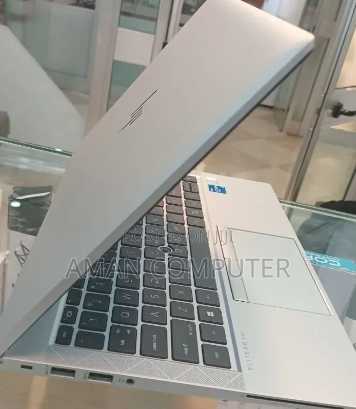 New Laptop HP EliteBook 840 G8 16GB Intel Core i5 SSD 512GB