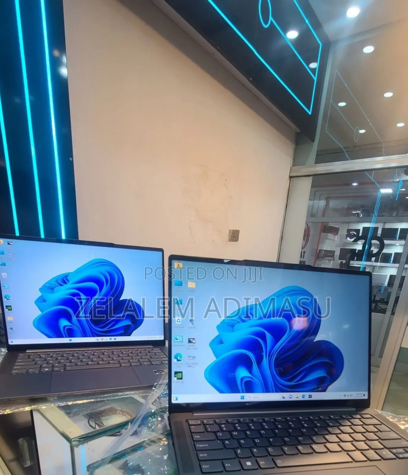 New Laptop Lenovo Yoga 700 16GB AMD Ryzen 7 SSD 512GB