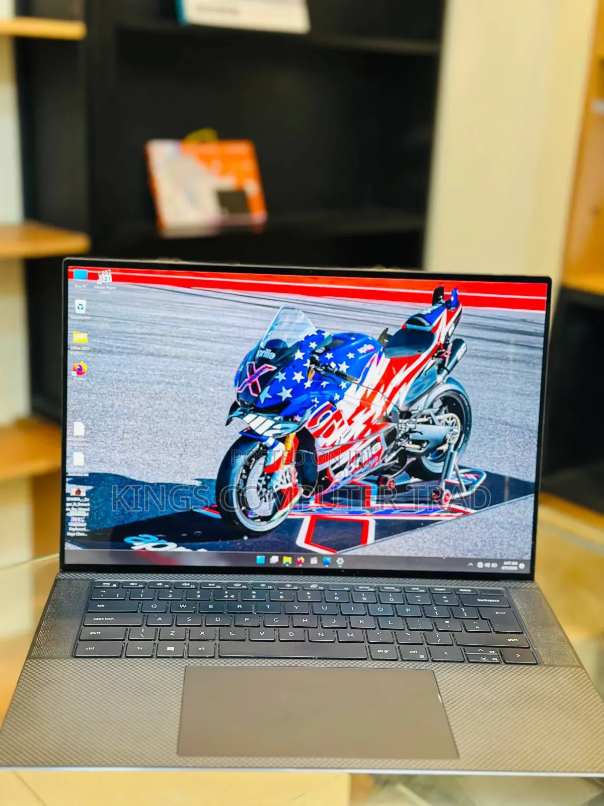 New Laptop Dell Precision 5560 16GB Intel Core i7 SSD 512GB