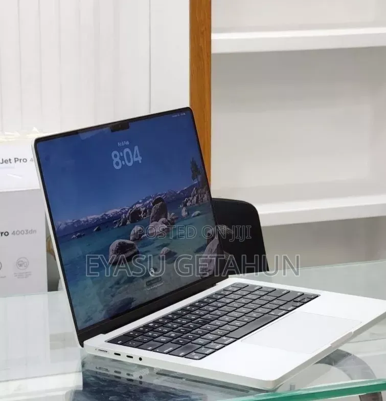 New Laptop Apple MacBook Pro M1 16GB Apple M1 Pro SSD 512GB