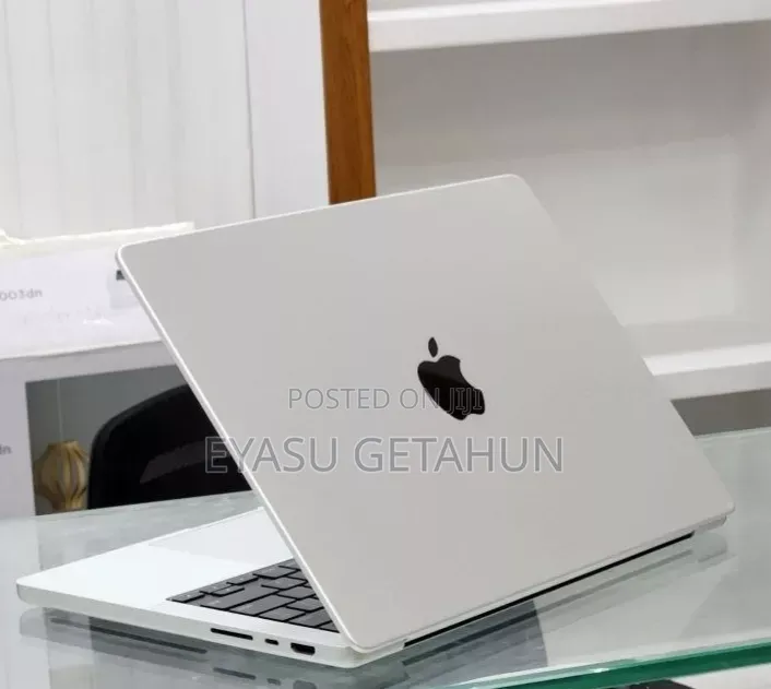 New Laptop Apple MacBook Pro M1 16GB Apple M1 Pro SSD 512GB