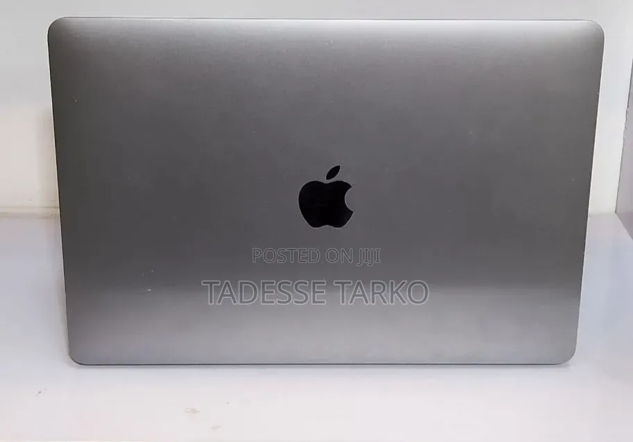New Laptop Apple MacBook Pro 2017 8GB Intel Core i5 SSD 256GB