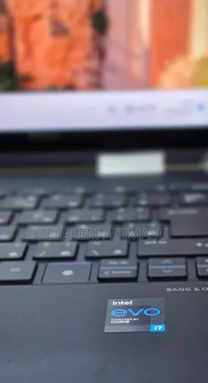 New Laptop HP Spectra 13 16GB Intel Core i7 SSD 512GB