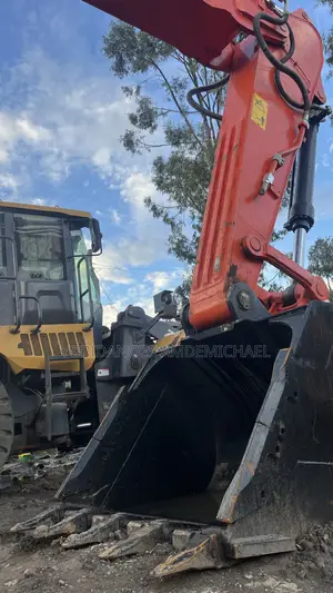 Develon Doosan Excavator 360