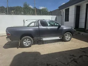 Toyota Hilux 2020 Gray