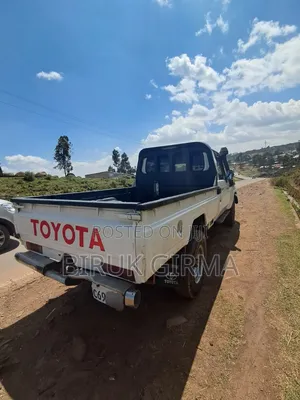 Toyota Land Cruiser 2015 White