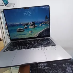 New Laptop Apple MacBook Pro M1 16GB Apple M1 Pro SSD 512GB
