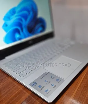 New Laptop Dell Inspiron 15 8GB Intel Core i5 SSD 256GB
