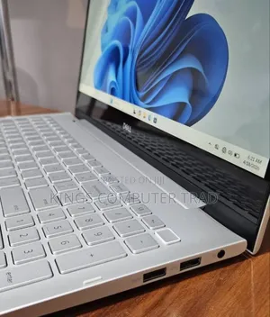 New Laptop Dell Inspiron 15 8GB Intel Core i5 SSD 256GB