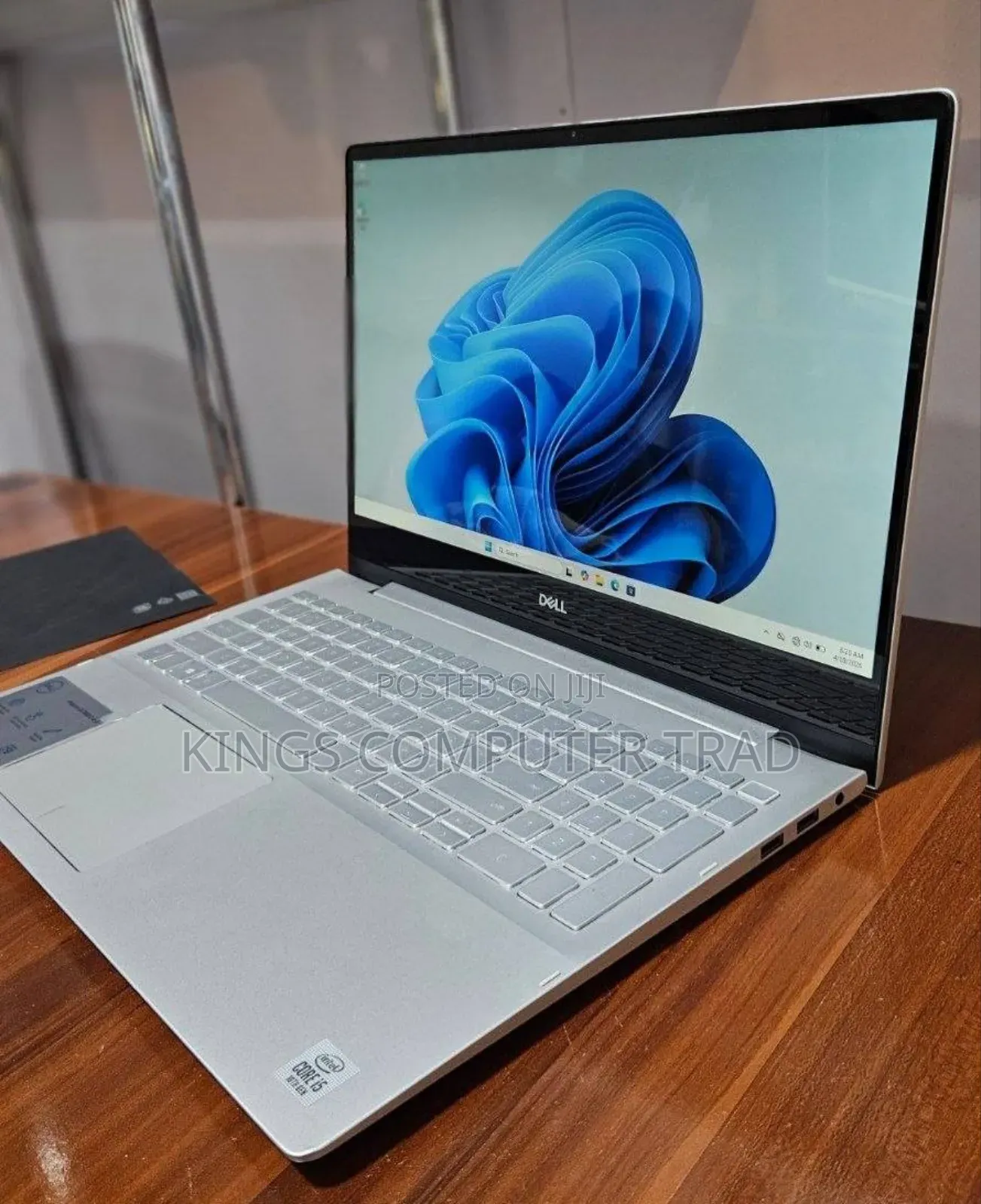 New Laptop Dell Inspiron 15 8GB Intel Core i5 SSD 256GB