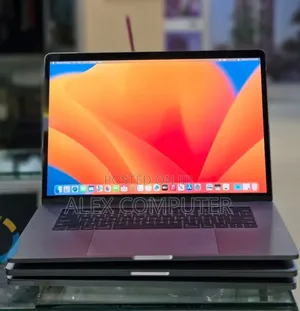 New Laptop Apple MacBook Pro 2017 16GB Intel Core i7 SSD 512GB