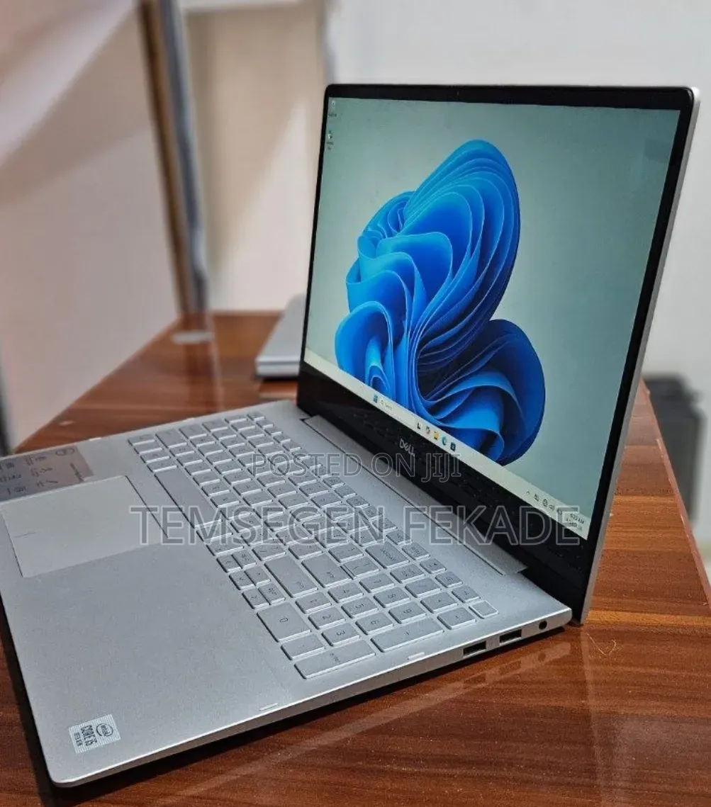 New Laptop Dell Inspiron 15 8GB Intel Core i5 SSD 256GB