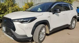 Toyota Corolla Cross Hybrid 2024 White