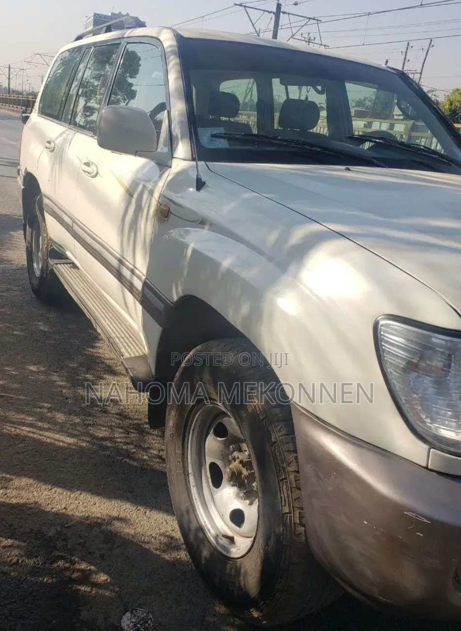 Toyota Land Cruiser 2006 White