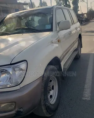 Toyota Land Cruiser 2006 White