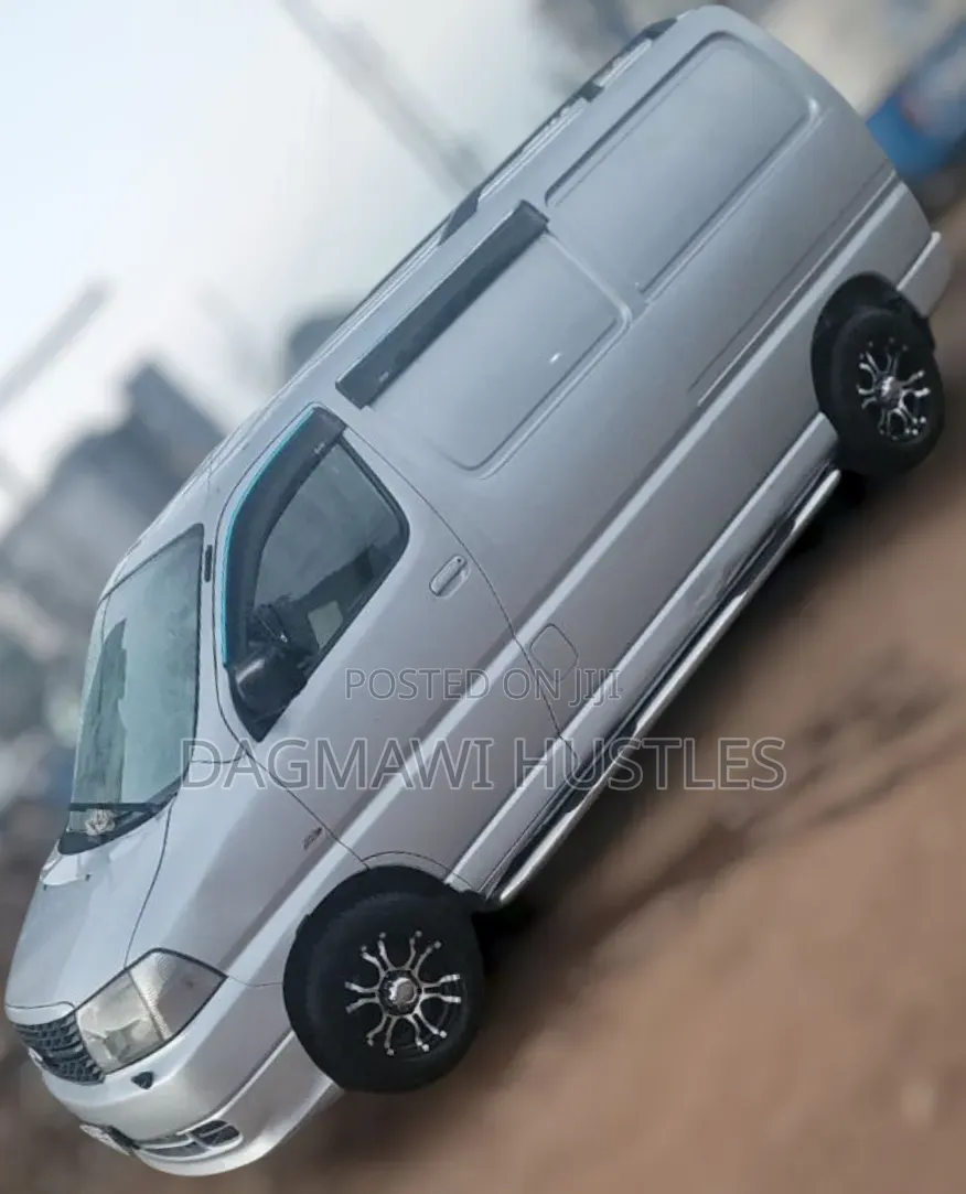 Toyota Grand HiAce 2008 Silver
