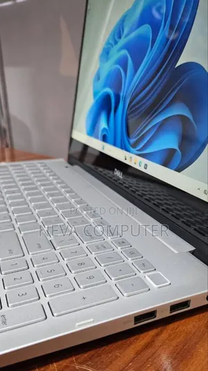 New Laptop Dell Inspiron 15 8GB Intel Core i5 SSD 256GB