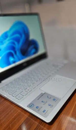 New Laptop Dell Inspiron 15 8GB Intel Core i7 SSD 256GB