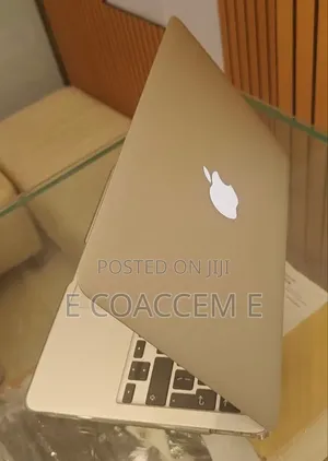 New Laptop Apple MacBook 4GB Intel Core i5 SSD 128GB
