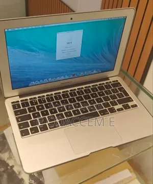 New Laptop Apple MacBook 4GB Intel Core i5 SSD 128GB
