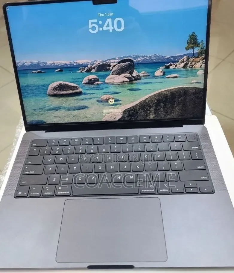 New Laptop Apple MacBook 16GB SSD 512GB