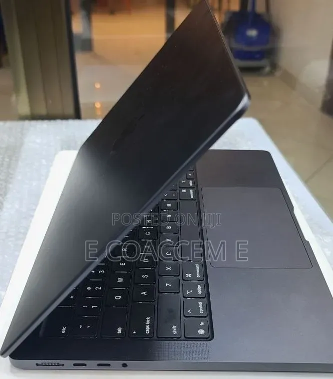New Laptop Apple MacBook 16GB SSD 512GB