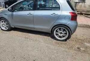 Toyota Yaris 2006 Gray