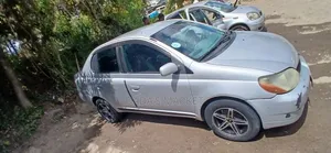 Toyota Platz 2001 Silver