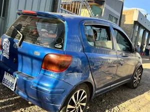 Toyota Vitz 2002 Blue
