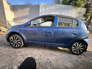 Toyota Vitz 2002 Blue