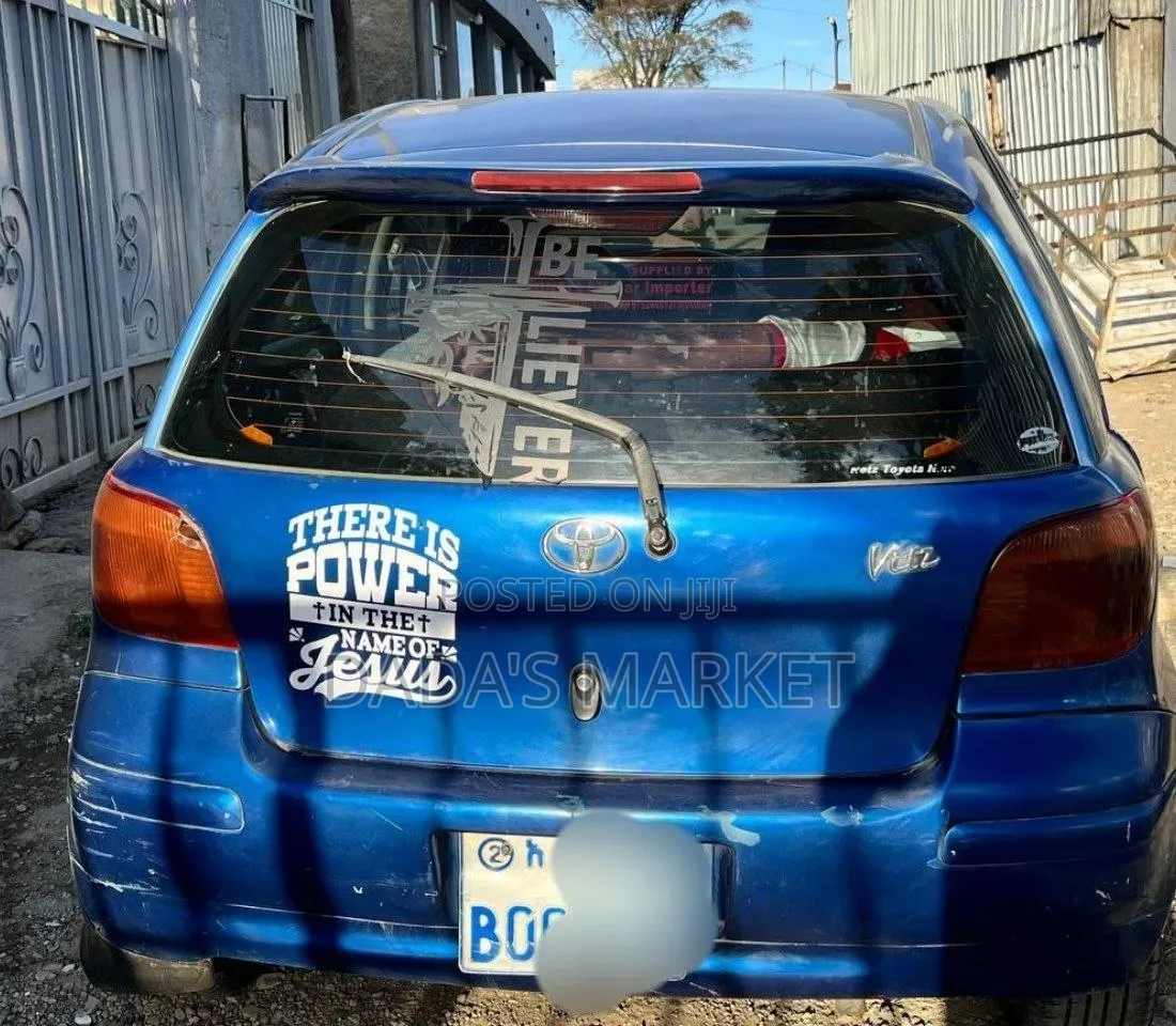 Toyota Vitz 2002 Blue