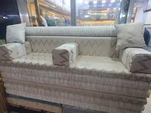 Arabian Sofa መጅሊስ