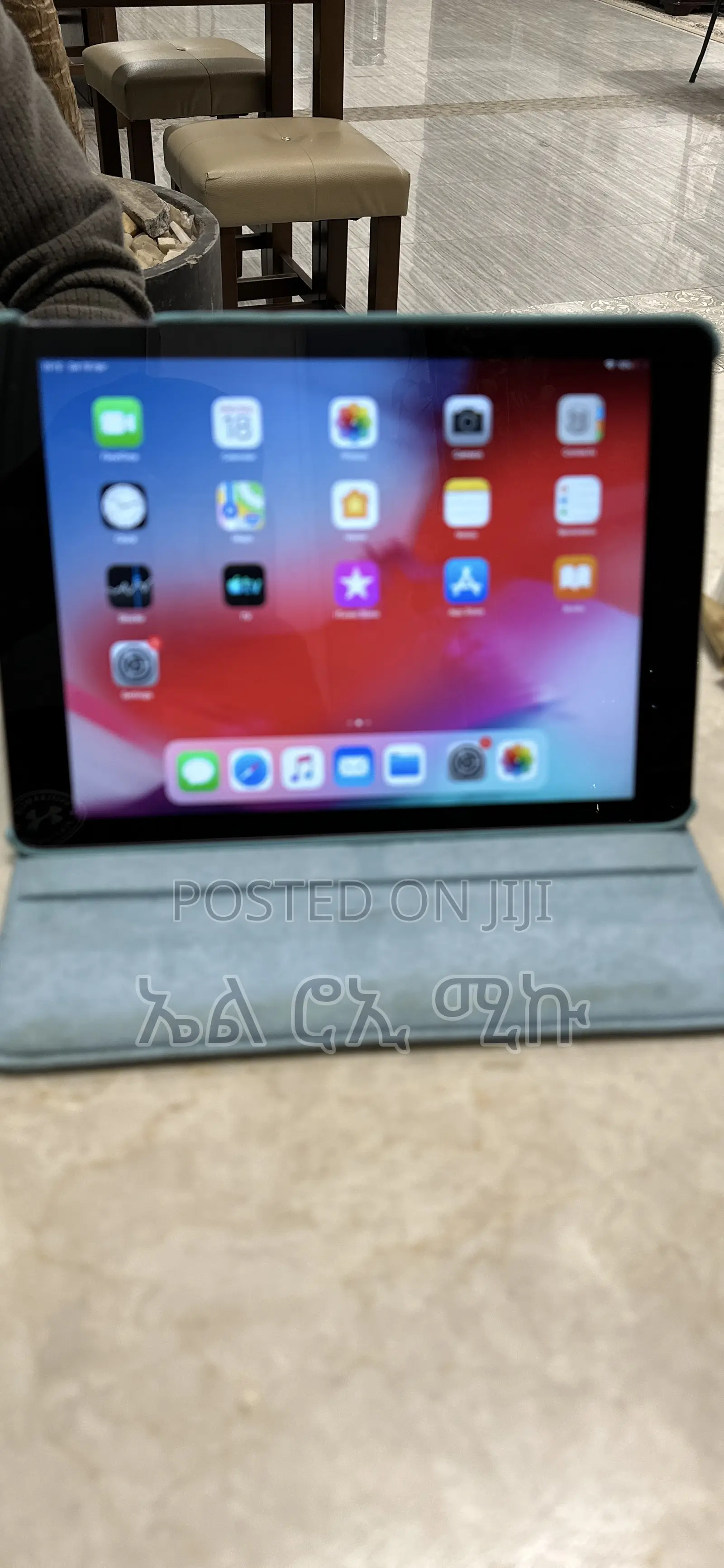 Apple iPad Air 16 GB Gray