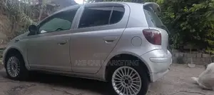 Toyota Vitz 2004 Silver
