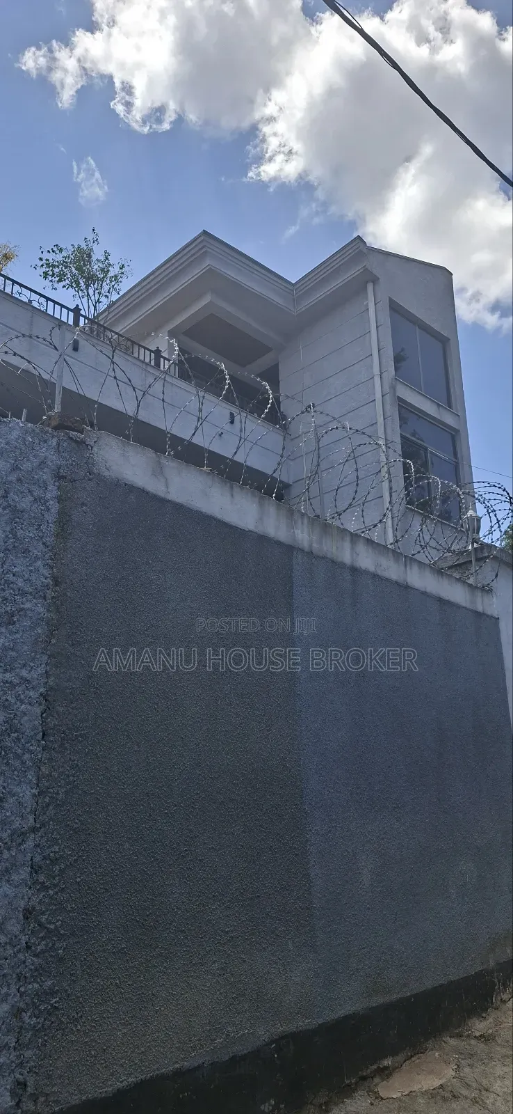 4bdrm Apartment in Addis Abeba, Yeka for rent