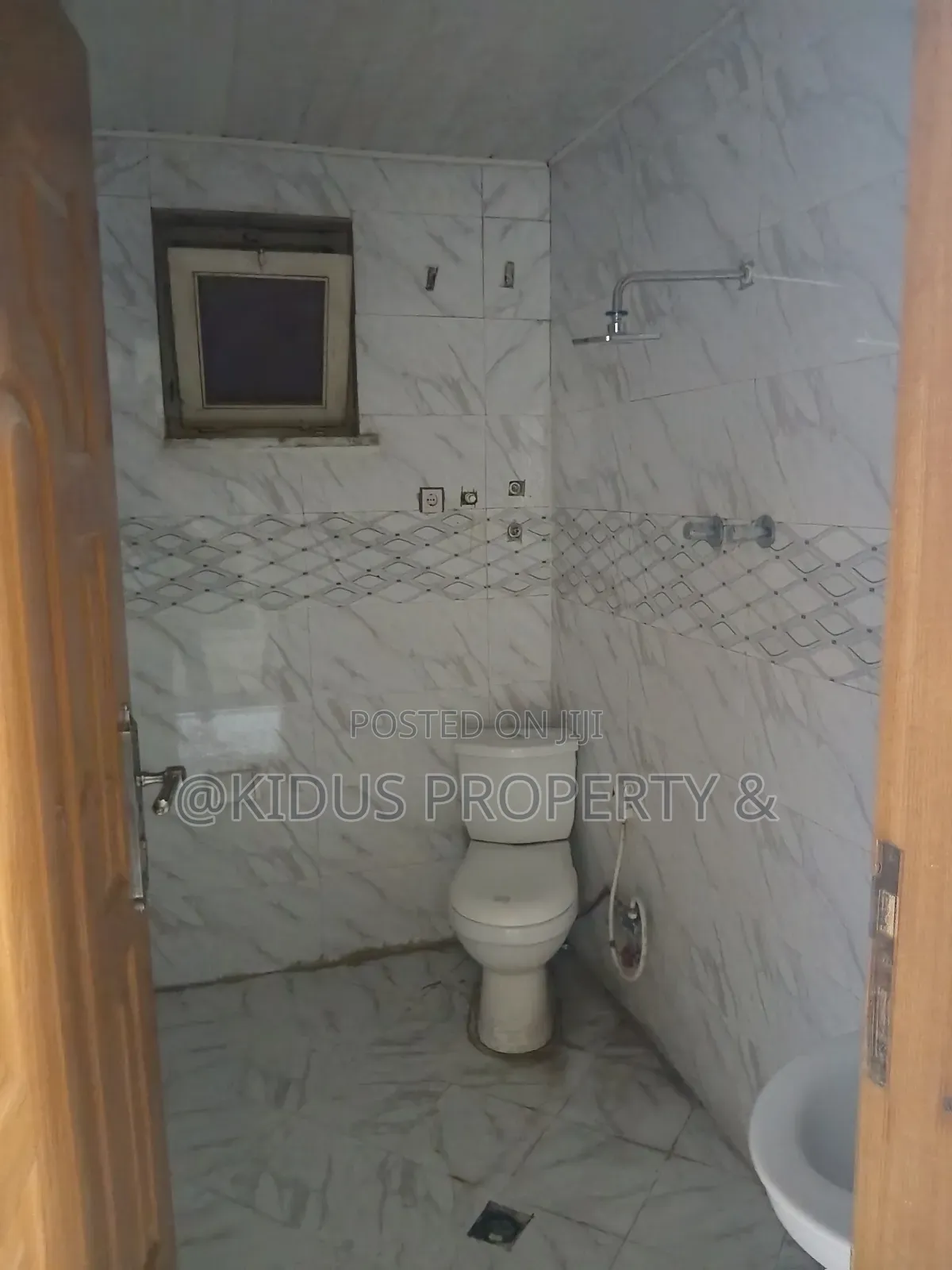 Furnished 5bdrm Penthouse in Lebu, Nifas Silk-Lafto for rent