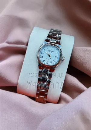 Elegant Silver Patek Philippe Women's Watch - Classic White Dial