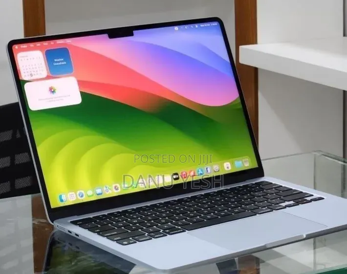 New Laptop Apple MacBook Air 2025 M4 13-inch 16GB Apple M4 SSD 256GB