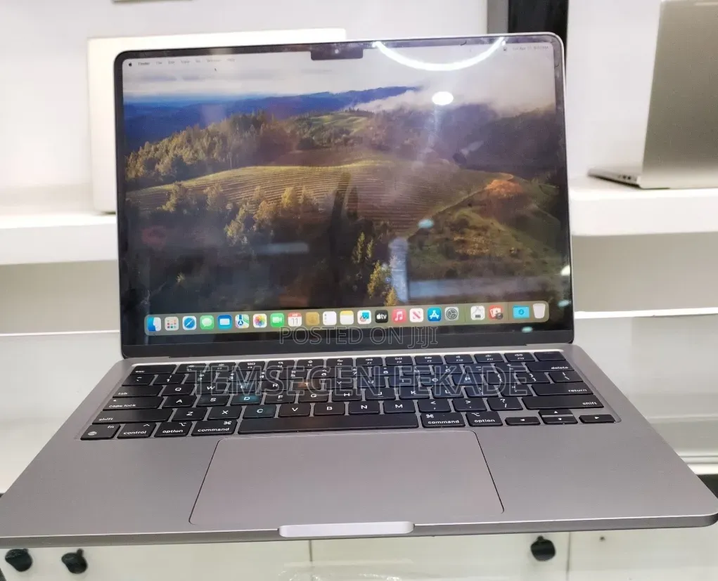 New Laptop Apple MacBook Air 2023 M2 8GB Apple M2 SSD 512GB