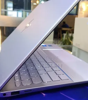 New Laptop HP EliteBook 840 G8 16GB Intel Core i7 SSD 512GB