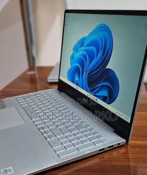 New Laptop Dell Inspiron 15 8GB Intel Core i5 SSD 256GB